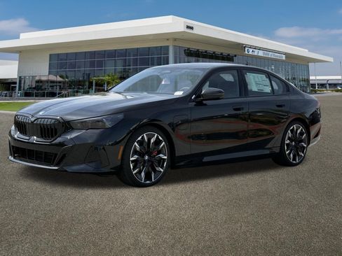 New 2026 BMW 550e xDrive w/ M Sport Professional Package image 4