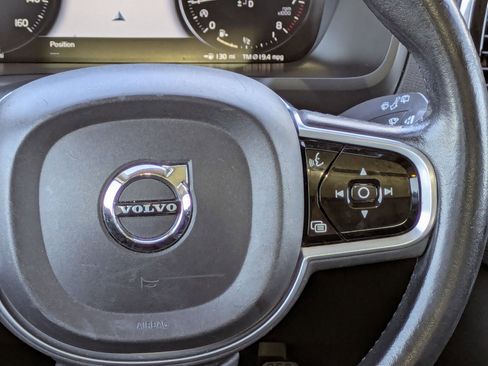 Used 2018 Volvo XC90 T6 Momentum w/ Convenience Package image 21