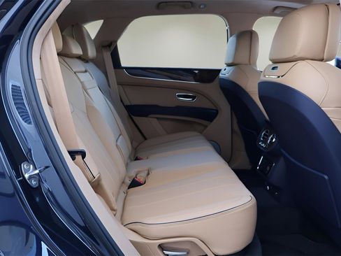New 2025 Bentley Bentayga image 23