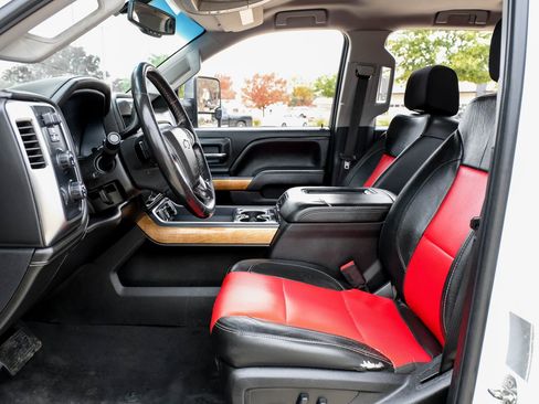 Used 2019 Chevrolet Silverado 3500 LTZ w/ Duramax Plus Package image 4