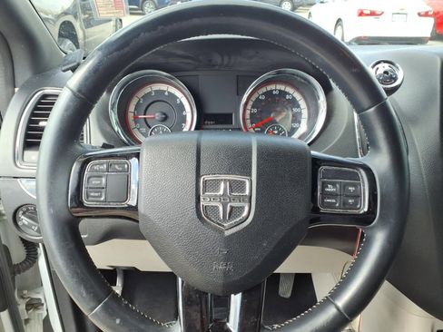 Used 2017 Dodge Grand Caravan SXT FWD image 7