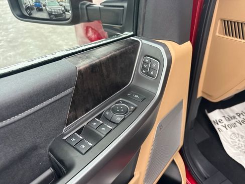 Used 2025 Ford F250 Lariat w/ Chrome Package image 34