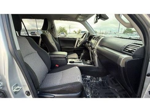 Certified 2024 Toyota 4Runner SR5 AWD/4WD image 39