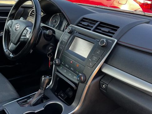 Used 2016 Toyota Camry SE FWD image 17