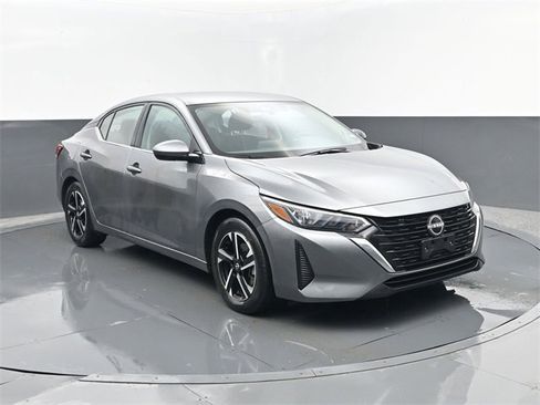 Used 2024 Nissan Sentra SV image 3