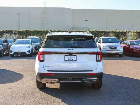 New 2026 Ford Explorer Active w/ Active Comfort Package image 9