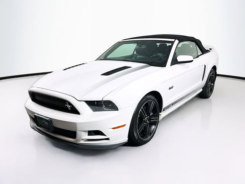 Used 2014 Ford Mustang GT Premium w/ Equipment Group 402A RWD image 3