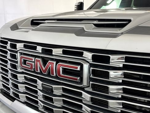 Used 2024 GMC Sierra 3500 Denali w/ Denali Reserve Package AWD/4WD image 49
