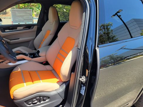 New 2026 Porsche Cayenne GTS AWD/4WD image 5