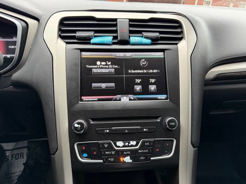 Used 2016 Ford Fusion SE w/ Equipment Group 202A image 16