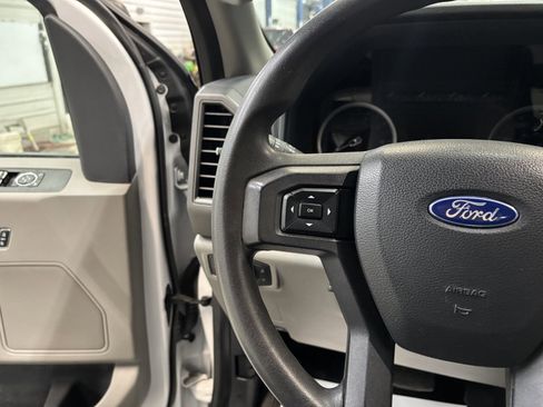 Used 2022 Ford F250 XL w/ Power Equipment Group image 14