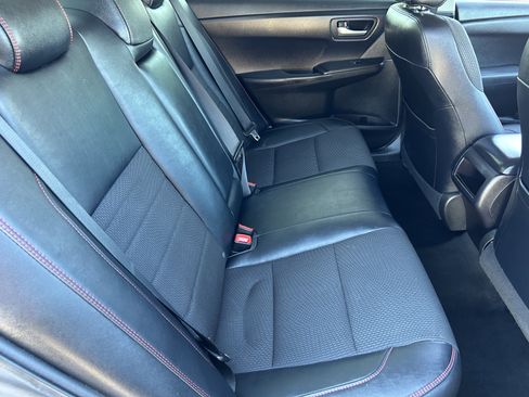 Used 2017 Toyota Camry SE image 11