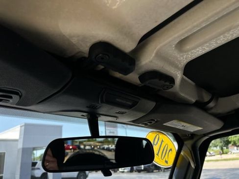 Used 2019 Jeep Wrangler Unlimited Rubicon w/ Cold Weather Group AWD/4WD image 47