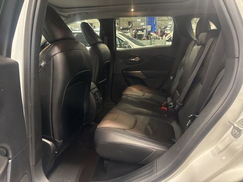 Used 2022 Jeep Cherokee Limited w/ Elite Package image 21