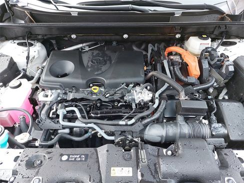 Used 2022 Toyota RAV4 XLE Premium image 31