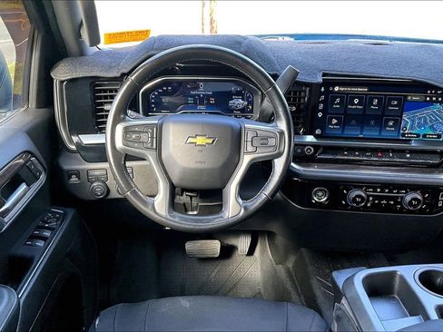 Used 2022 Chevrolet Silverado 1500 LT w/ Protection Package AWD/4WD image 5