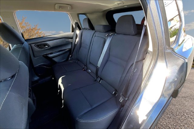 Used 2025 Nissan Rogue S FWD image 22