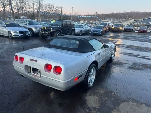 Used 1996 Chevrolet Corvette Convertible RWD image 9