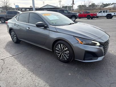 Used 2024 Nissan Altima 2.5 SV