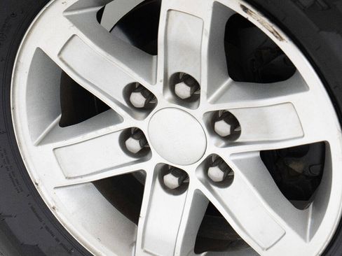 Used 2013 GMC Yukon SLE image 29