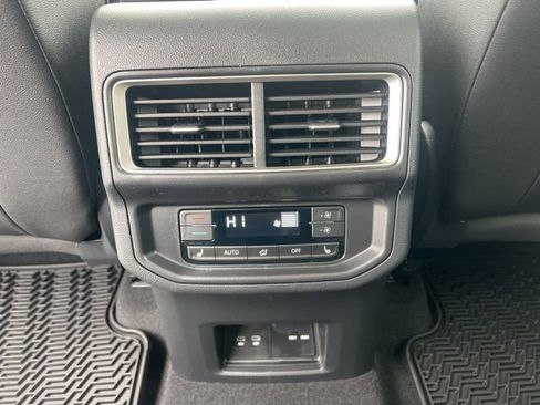 New 2026 Volkswagen Atlas SEL image 10