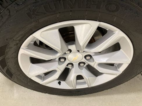 Used 2021 Chevrolet Silverado 1500 Custom w/ Safety Confidence Package image 9