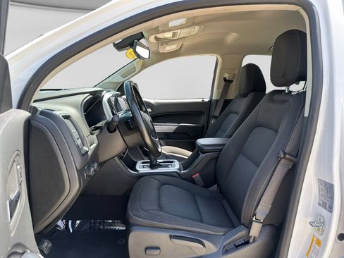 Used 2022 Chevrolet Colorado LT w/ LT Convenience Package AWD/4WD image 13