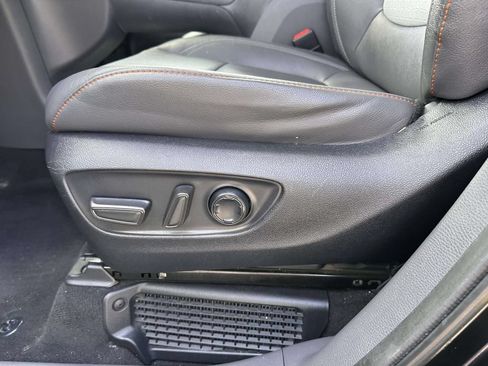 Used 2023 Toyota Sienna XSE w/ XSE Plus Package FWD image 10