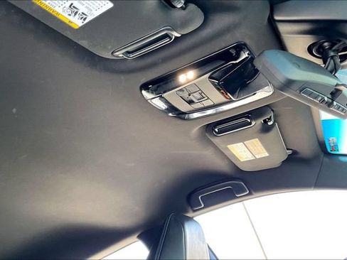 Used 2021 Toyota Venza Limited w/ Carpet Mat Package (TMS) AWD/4WD image 29