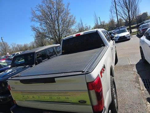 Used 2017 Ford F250 Platinum w/ Platinum Ultimate Package image 6