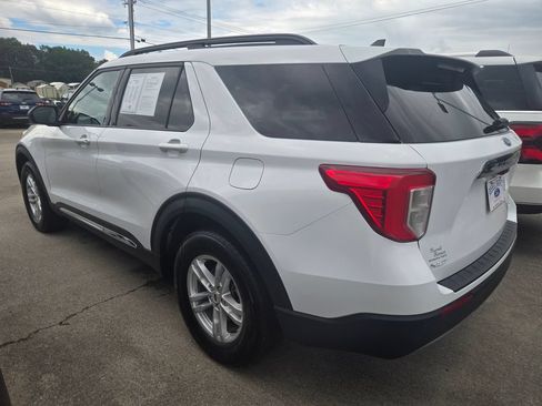 Used 2023 Ford Explorer XLT w/ Equipment Group 202A AWD/4WD image 3