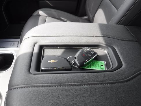 Used 2022 Chevrolet Silverado 1500 RST w/ Convenience Package II image 17