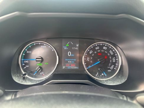 Used 2022 Toyota RAV4 XLE w/ Convenience Package AWD/4WD image 18