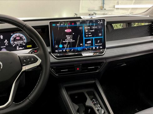 New 2026 Volkswagen Tiguan SE image 9