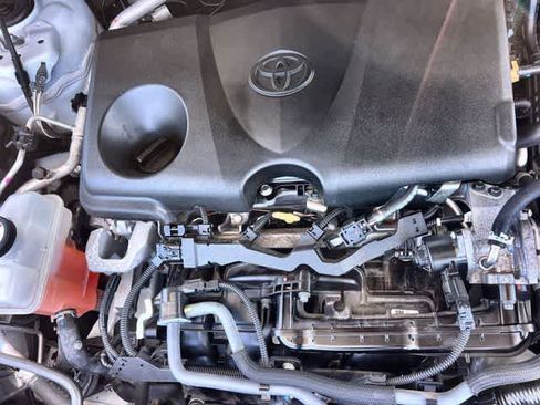 Used 2022 Toyota RAV4 XLE w/ XLE Grade Weather Package image 10