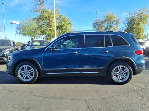 Used 2023 Mercedes-Benz GLB 250 4MATIC image 2