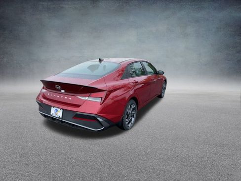 Used 2025 Hyundai Elantra Sport image 22