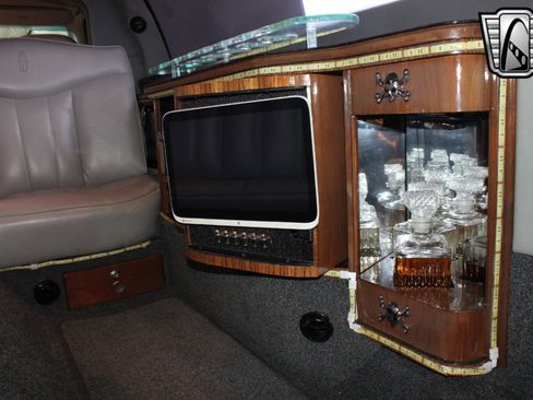 Used 1996 Lincoln Town Car Executive image 23