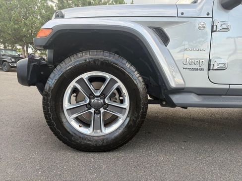 Used 2020 Jeep Wrangler Unlimited Sahara AWD/4WD image 10