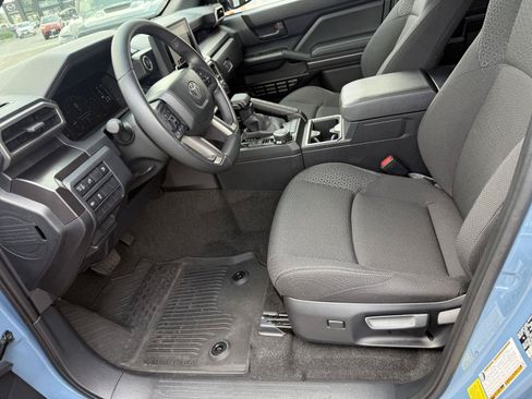Used 2025 Toyota 4Runner SR5 AWD/4WD image 20