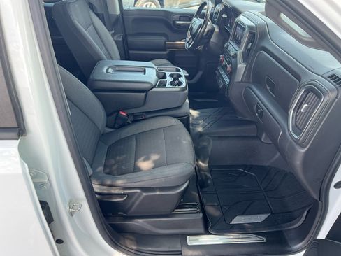 Used 2019 Chevrolet Silverado 1500 RST image 21