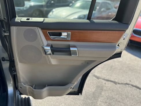 Used 2011 Land Rover LR4 HSE LUX image 24