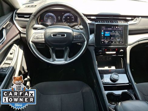 Used 2022 Jeep Grand Cherokee Laredo w/ Luxury Tech Group I AWD/4WD image 11