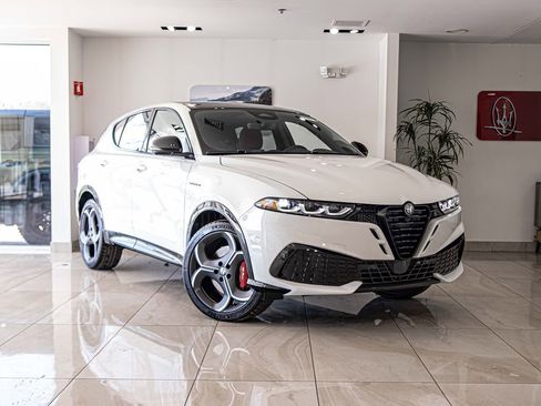 New 2026 Alfa Romeo Tonale w/ Quick Order Package 23H Volce AWD/4WD image 5