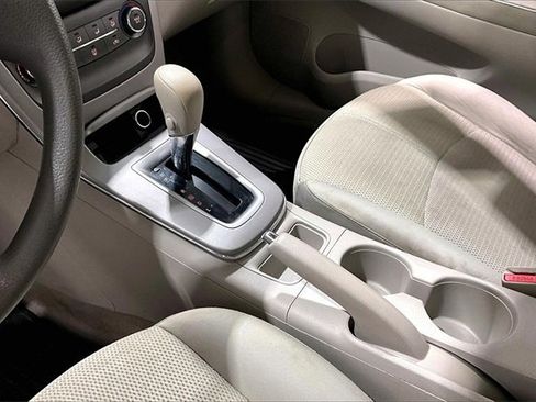 Used 2014 Nissan Sentra S image 18