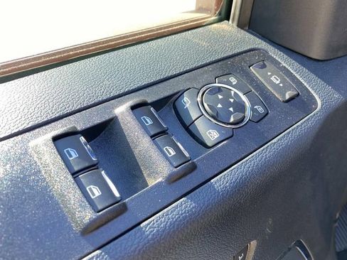Used 2022 Ford F250 Lariat w/ Lariat Value Package AWD/4WD image 13