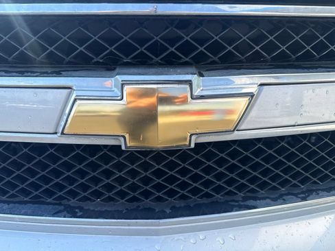 Used 2011 Chevrolet Suburban LT AWD/4WD image 2