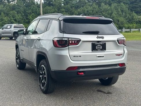 Used 2024 Jeep Compass Trailhawk AWD/4WD image 5