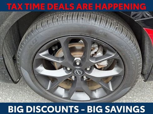 Used 2025 Chrysler Pacifica Limited image 9