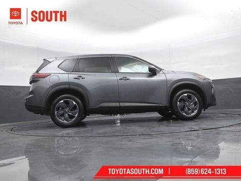 Used 2025 Nissan Rogue SV FWD image 35